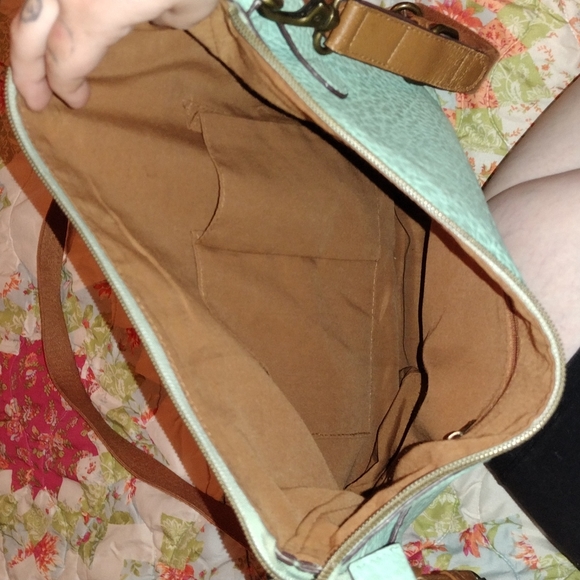 Belk seafoam green/blue purse - Picture 3 of 4